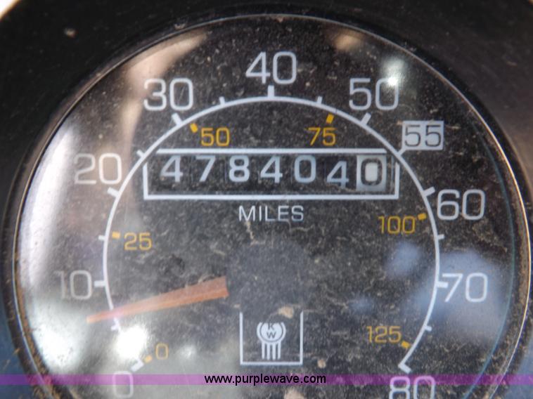 image for item I8476 1992 Kenworth semi truck