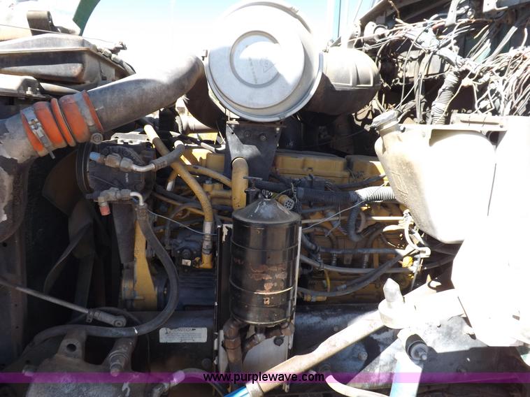 image for item I8476 1992 Kenworth semi truck