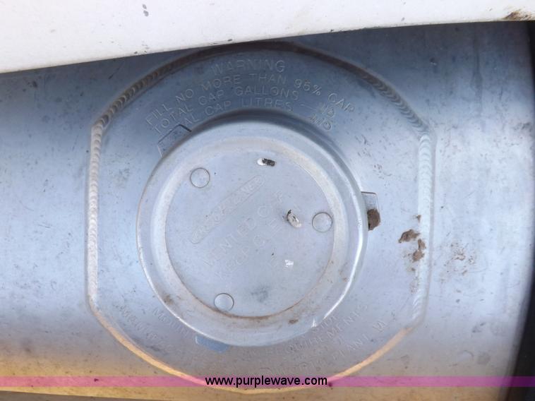 image for item I8476 1992 Kenworth semi truck