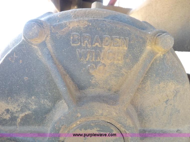 image for item I8476 1992 Kenworth semi truck