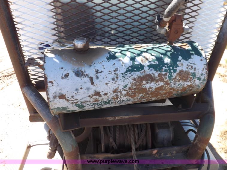 image for item I8476 1992 Kenworth semi truck