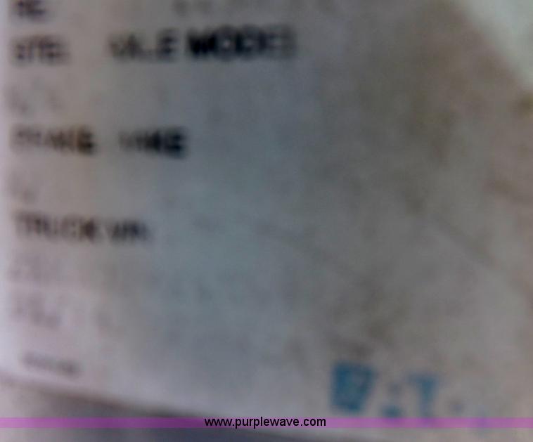 image for item I8476 1992 Kenworth semi truck