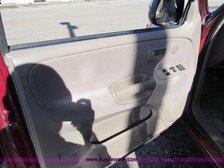 image for item G9728 2000 Toyota Tundra SR5 Access Cab pickup truck