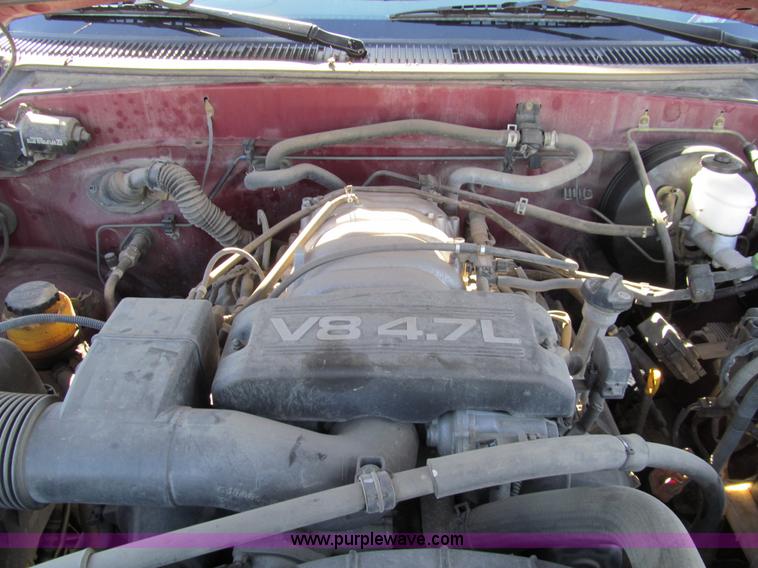 image for item G9728 2000 Toyota Tundra SR5 Access Cab pickup truck