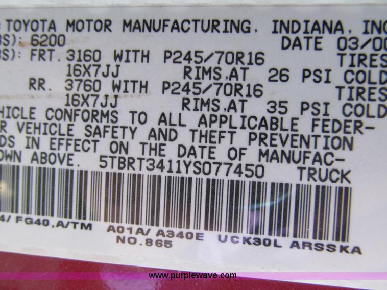 image for item G9728 2000 Toyota Tundra SR5 Access Cab pickup truck