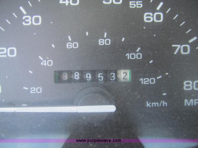 image for item G9732 1993 Ford Tempo GL