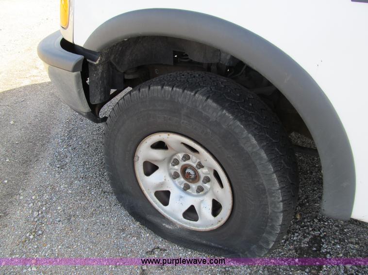 image for item G9734 1997 Ford F250 XL pickup truck