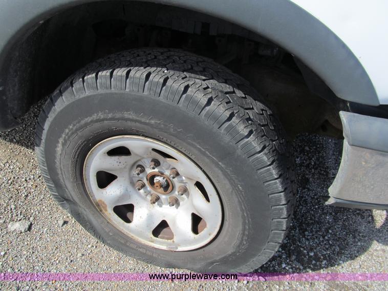 image for item G9734 1997 Ford F250 XL pickup truck