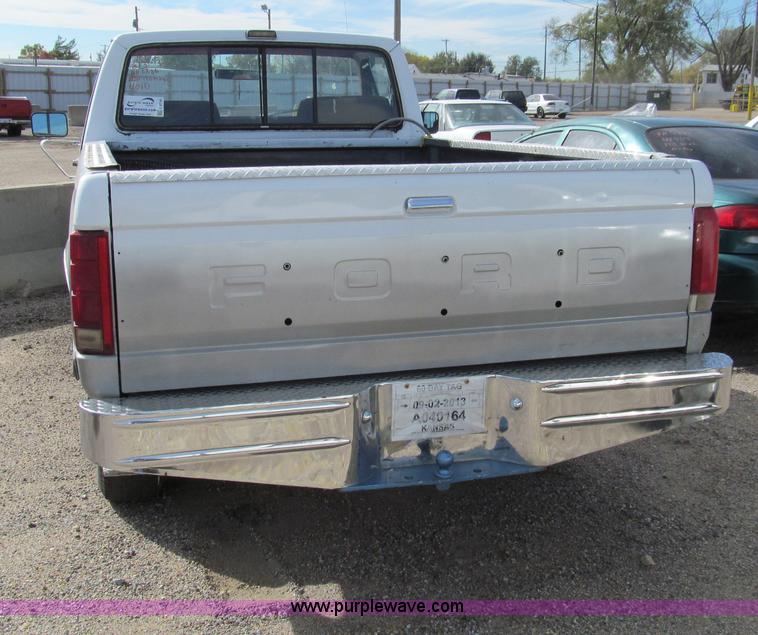 image for item G9736 1987 Ford F250 XLT pickup truck