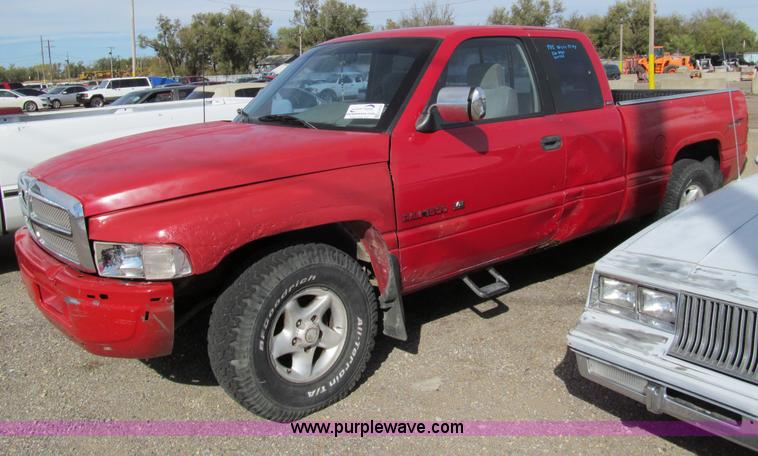 image for item G9739 1996 Dodge Ram 1500 LT pickup truck