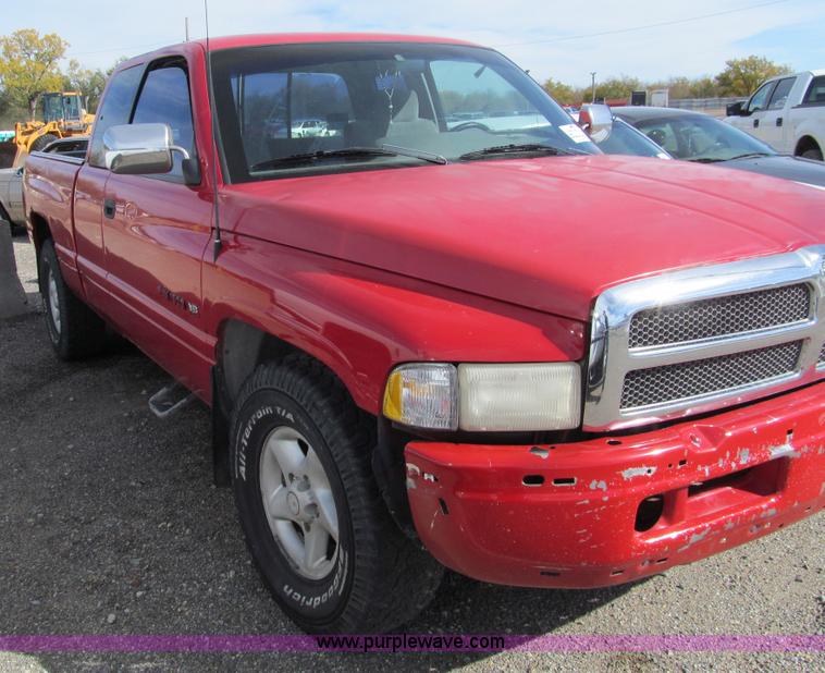 image for item G9739 1996 Dodge Ram 1500 LT pickup truck
