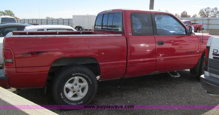 image for item G9739 1996 Dodge Ram 1500 LT pickup truck