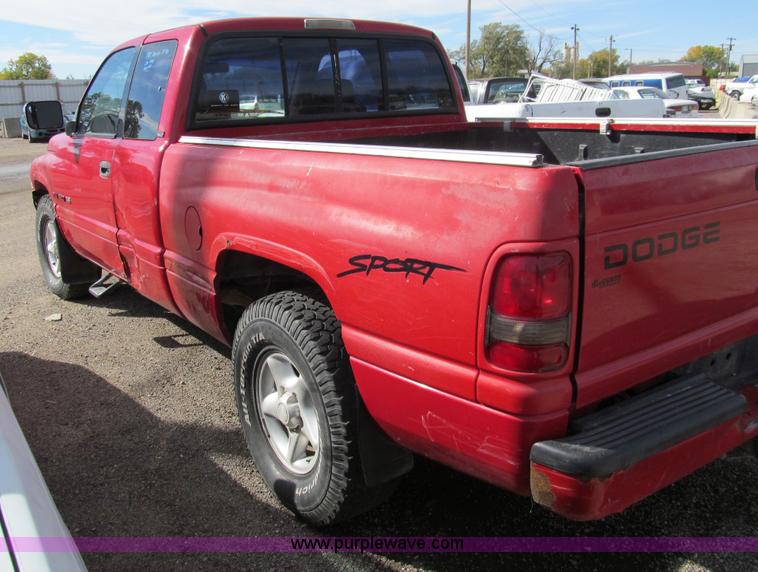 image for item G9739 1996 Dodge Ram 1500 LT pickup truck