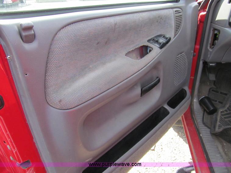 image for item G9739 1996 Dodge Ram 1500 LT pickup truck