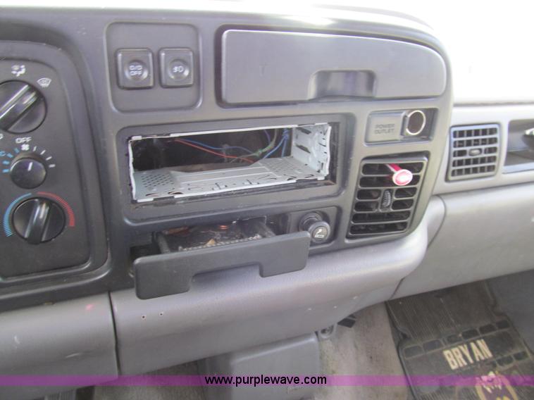 image for item G9739 1996 Dodge Ram 1500 LT pickup truck