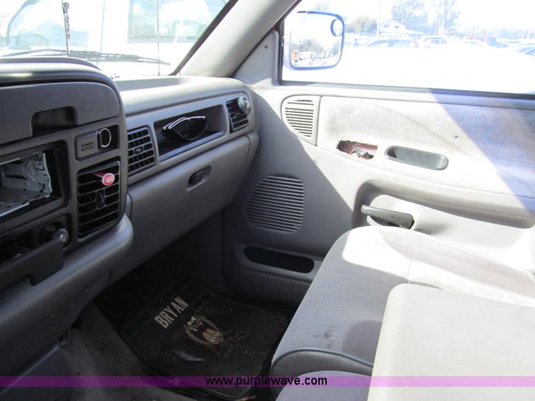 image for item G9739 1996 Dodge Ram 1500 LT pickup truck