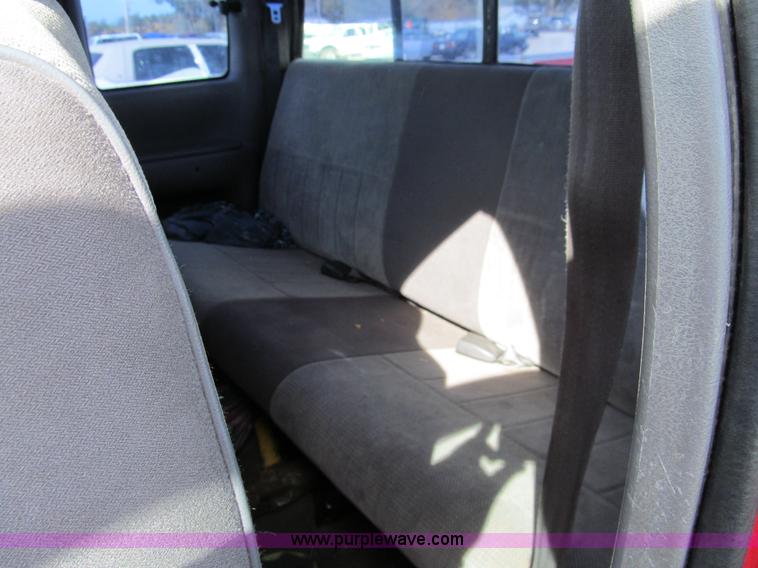 image for item G9739 1996 Dodge Ram 1500 LT pickup truck