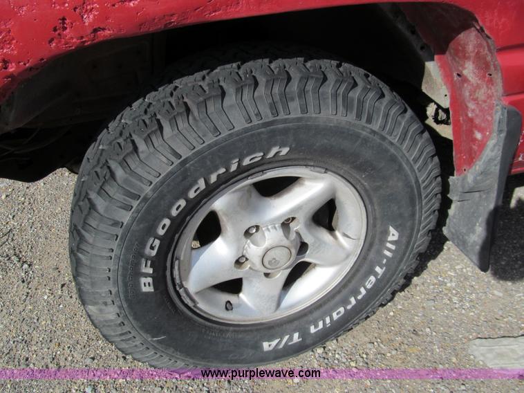 image for item G9739 1996 Dodge Ram 1500 LT pickup truck