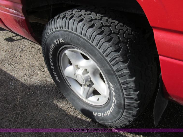 image for item G9739 1996 Dodge Ram 1500 LT pickup truck