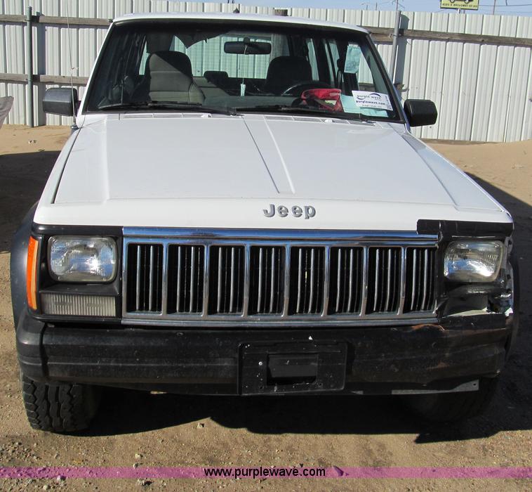 image for item G9745 1995 Jeep Cherokee SE SUV