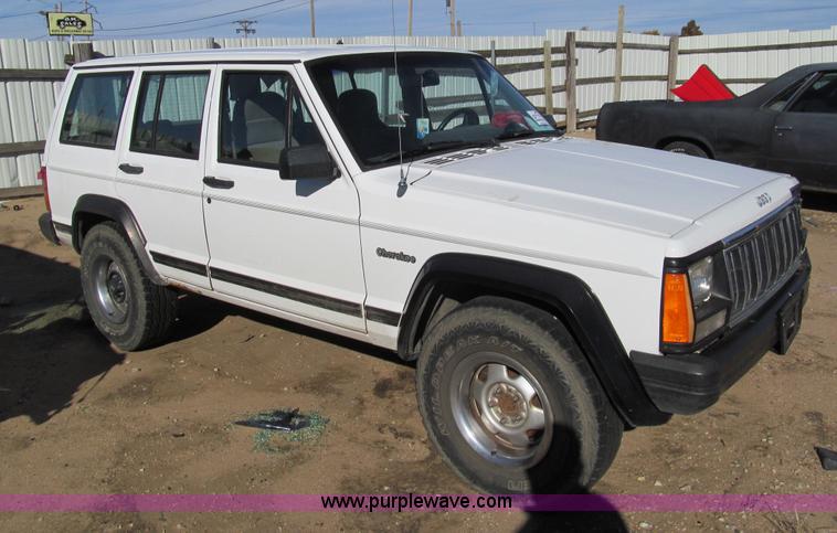 image for item G9745 1995 Jeep Cherokee SE SUV