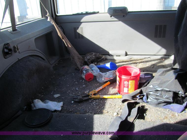 image for item G9745 1995 Jeep Cherokee SE SUV