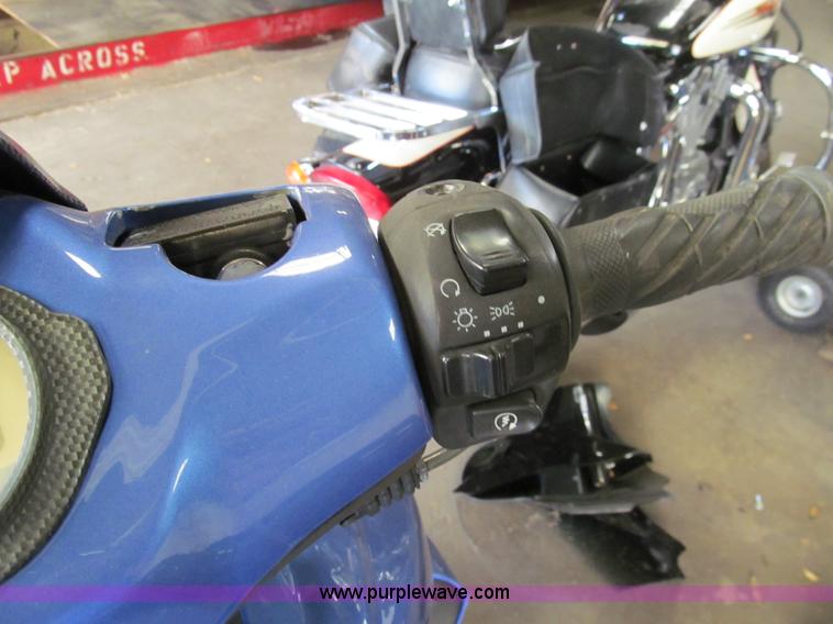 image for item G9749 2008 Vente scooter