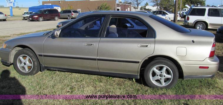 image for item G9750 1995 Honda Accord LX