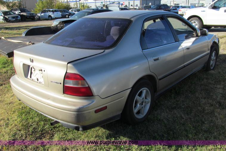 image for item G9750 1995 Honda Accord LX