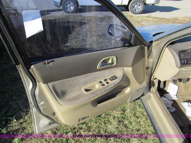 image for item G9750 1995 Honda Accord LX