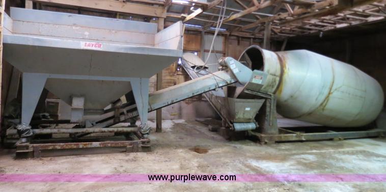 image for item B4798 Layco nine ton fertilizer mixing system