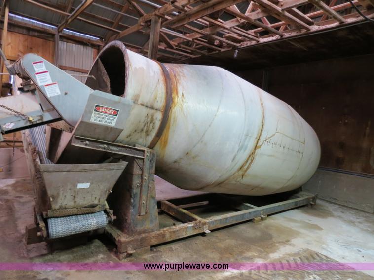 image for item B4798 Layco nine ton fertilizer mixing system