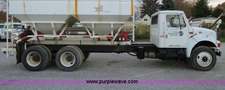 image for item B4800 1999 International 4900 tender truck