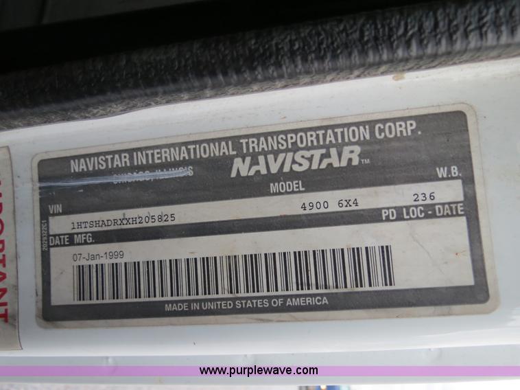 image for item B4800 1999 International 4900 tender truck