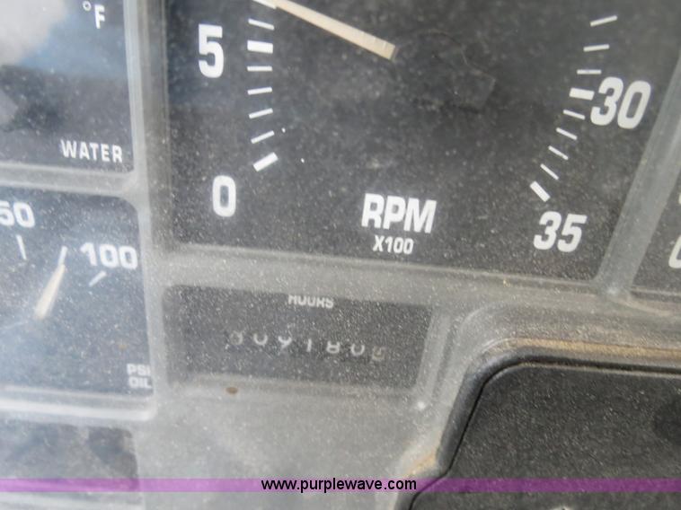 image for item B4800 1999 International 4900 tender truck