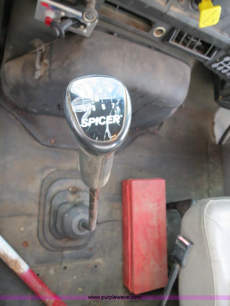 image for item B4800 1999 International 4900 tender truck