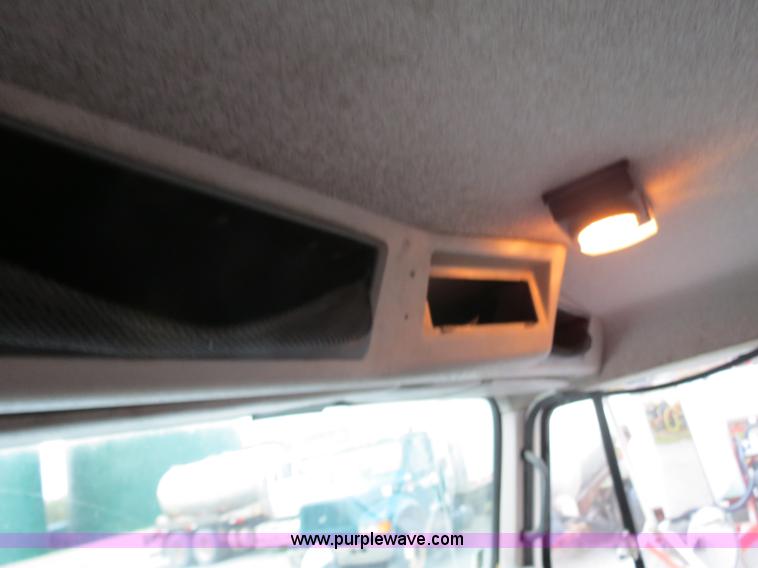 image for item B4800 1999 International 4900 tender truck