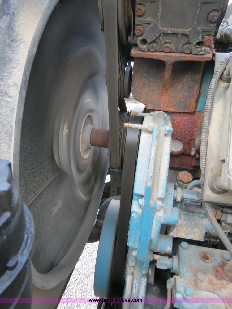 image for item B4800 1999 International 4900 tender truck