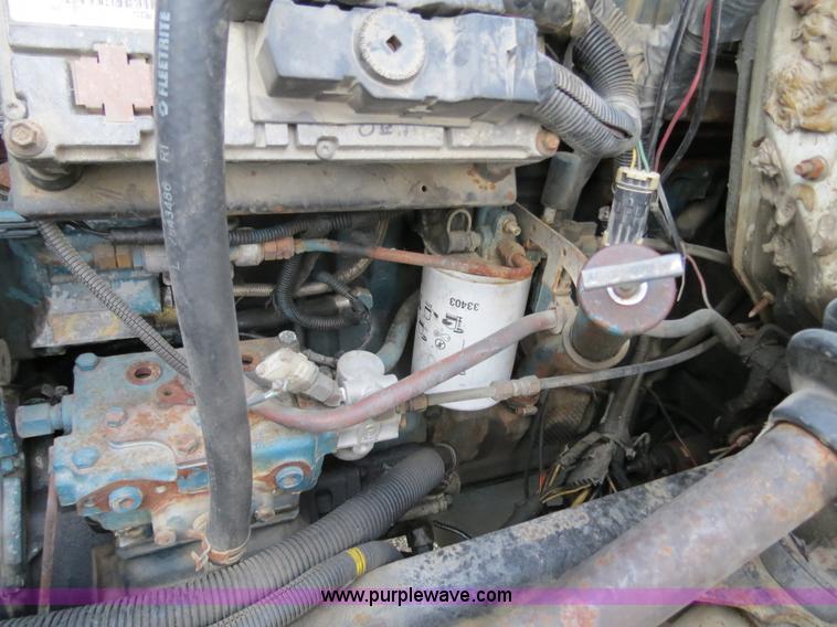 image for item B4800 1999 International 4900 tender truck