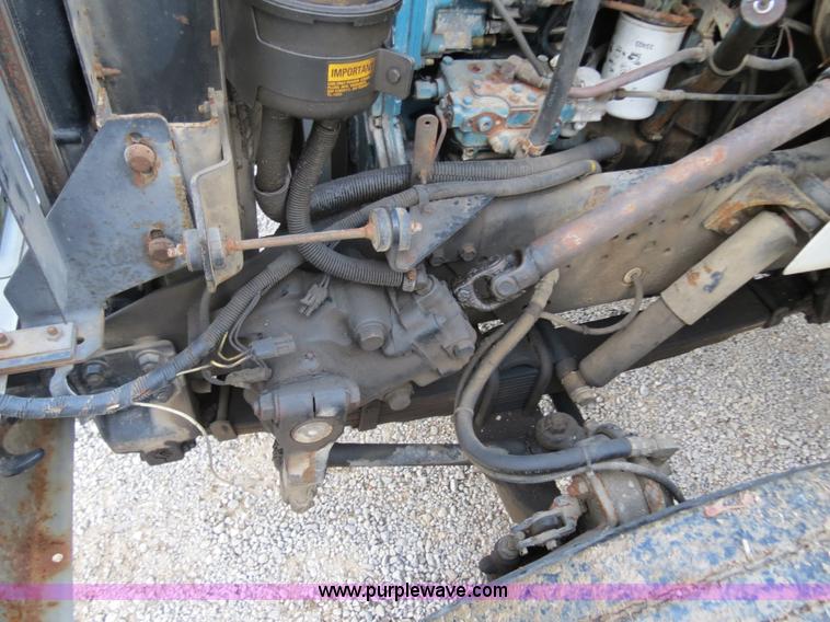 image for item B4800 1999 International 4900 tender truck