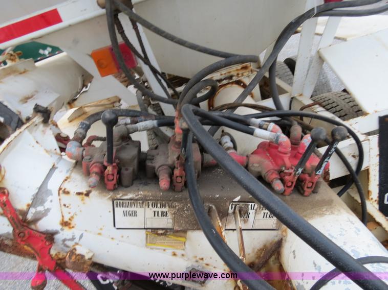 image for item B4800 1999 International 4900 tender truck