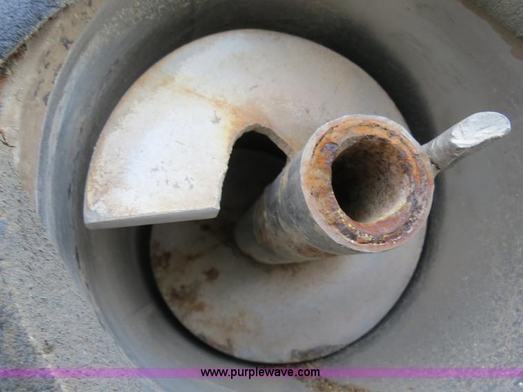 image for item B4800 1999 International 4900 tender truck