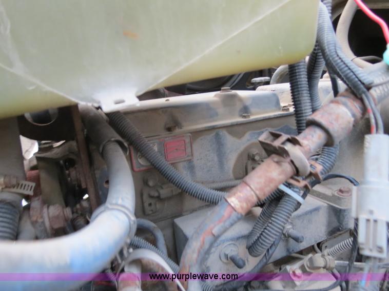 image for item B4801 1993 Ford L8000 truck cab and chassis