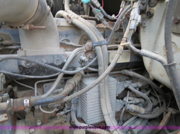 image for item B4801 1993 Ford L8000 truck cab and chassis