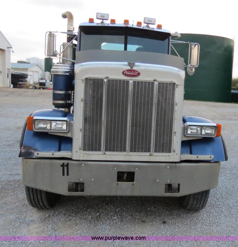 image for item B4802 1990 Peterbilt 379 nurse truck