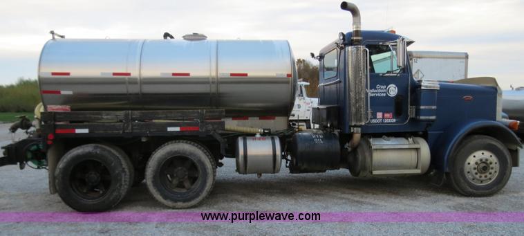 image for item B4802 1990 Peterbilt 379 nurse truck