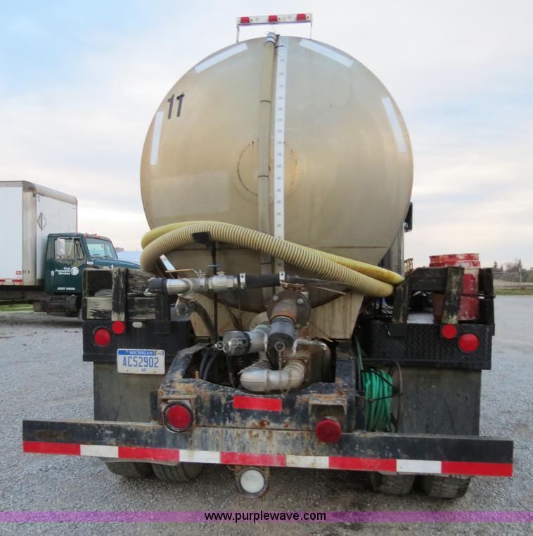 image for item B4802 1990 Peterbilt 379 nurse truck