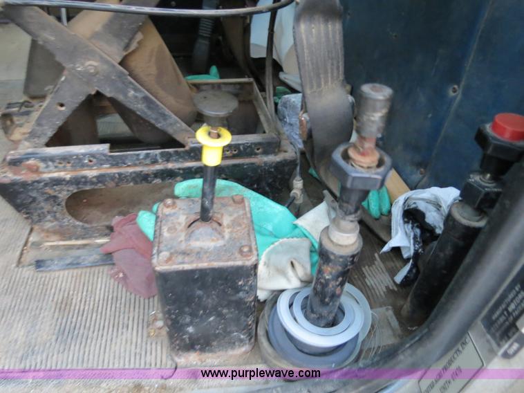 image for item B4802 1990 Peterbilt 379 nurse truck