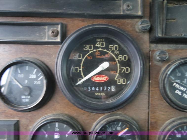 image for item B4802 1990 Peterbilt 379 nurse truck