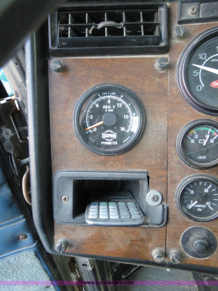 image for item B4802 1990 Peterbilt 379 nurse truck